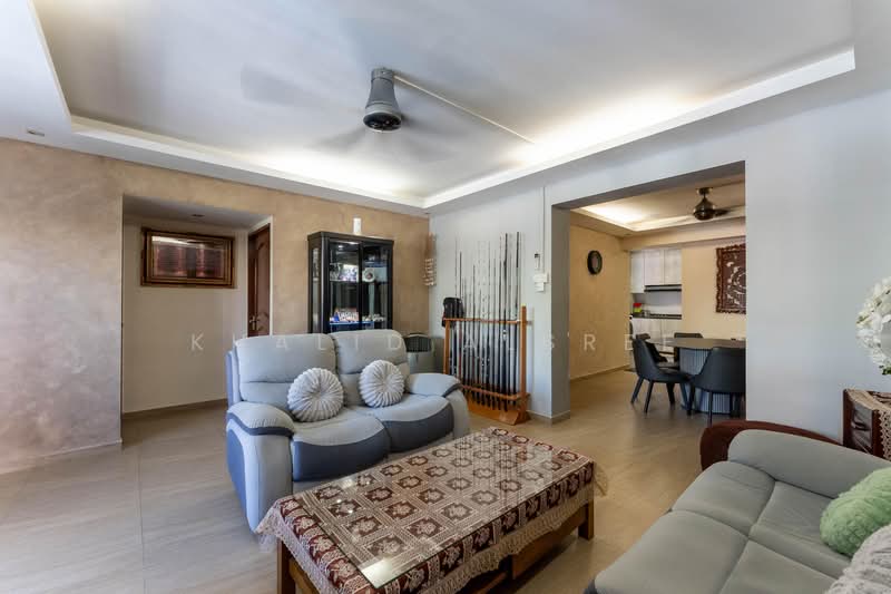 486 Pasir Ris Drive 4 HDB Flat For Sale at S$ 725,000 | PropertyGuru Singapore - Living Room