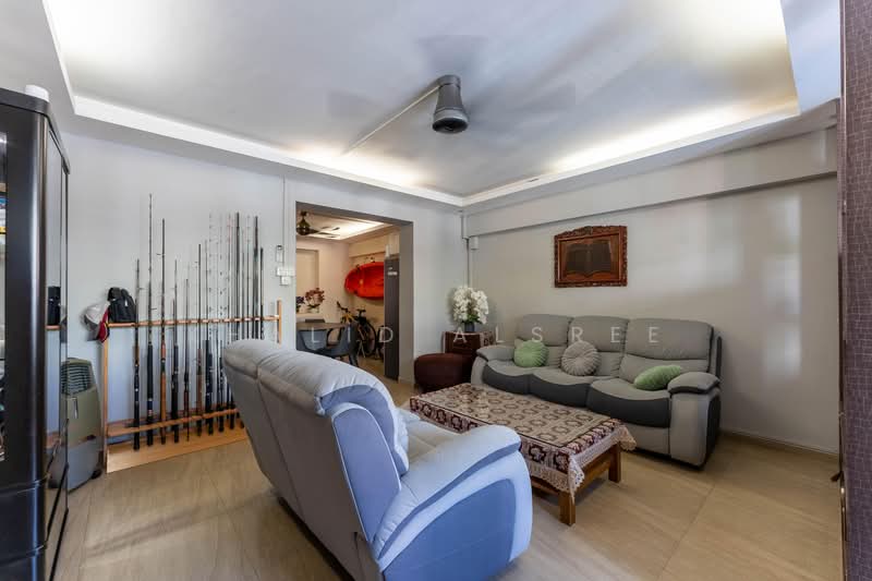 486 Pasir Ris Drive 4 HDB Flat For Sale at S$ 725,000 | PropertyGuru Singapore - Living Room