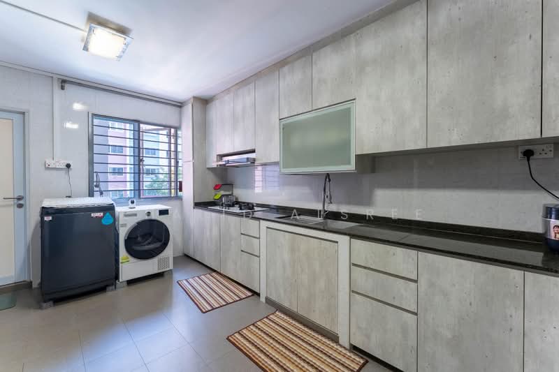 486 Pasir Ris Drive 4 HDB Flat For Sale at S$ 725,000 | PropertyGuru Singapore - Kitchen