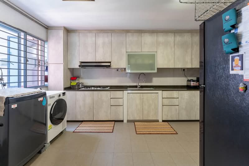 486 Pasir Ris Drive 4 HDB Flat For Sale at S$ 725,000 | PropertyGuru Singapore - Kitchen