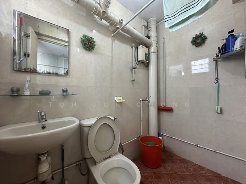 110 Gangsa Road HDB Flat For Sale at S$ 920,000 | PropertyGuru Singapore - Bathroom