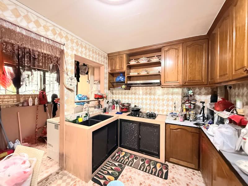 776 Woodlands Crescent HDB Flat For Sale at S$ 650,000 | PropertyGuru Singapore - Kitchen