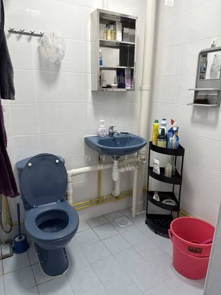 524 Ang Mo Kio Avenue 5, 524 Ang Mo Kio Avenue 5, 2 Bedrooms, 82 sqft, HDB Flat For Rent, by Jennifer Chew, 500076852 - Bathroom - PropertyGuru.com.sg