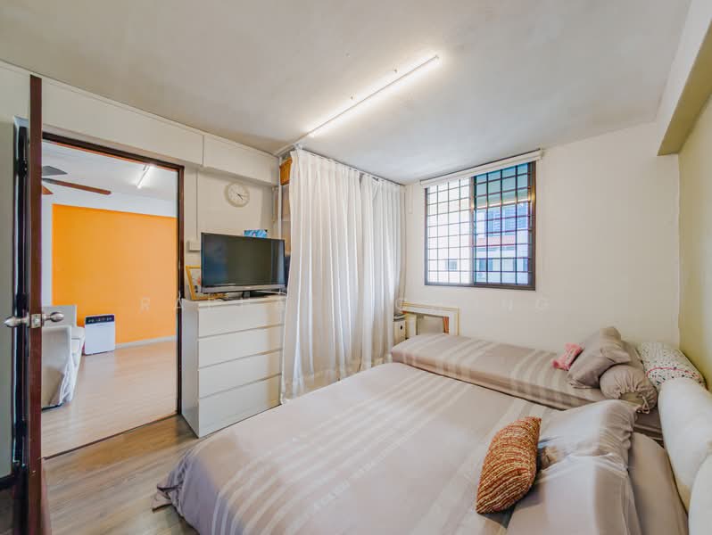 61 Lorong 5 Toa Payoh HDB Flat For Sale at S$ 368,888 | PropertyGuru Singapore - Bedroom
