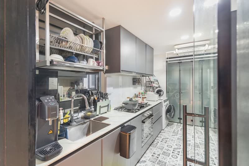 Bellewoods Executive Condominium For Sale at S$ 1,500,000 | PropertyGuru Singapore - Kitchen