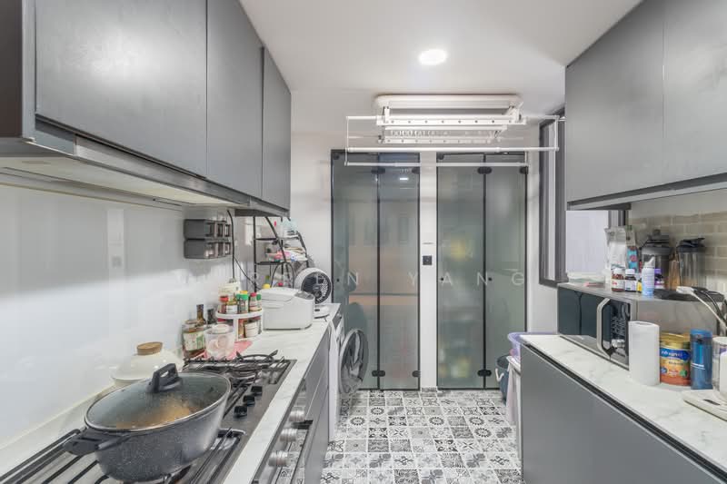 Bellewoods Executive Condominium For Sale at S$ 1,500,000 | PropertyGuru Singapore - Kitchen