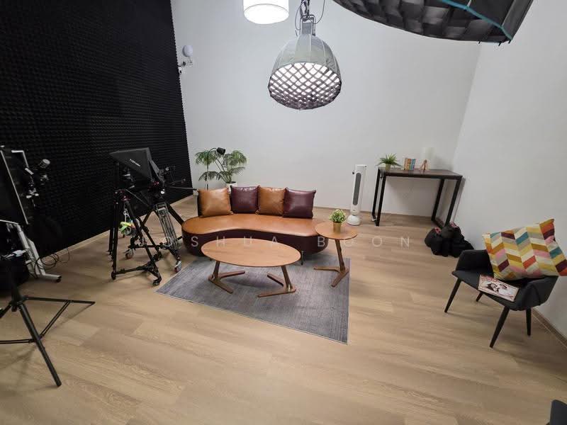 Unity Centre, 51 Bukit Batok Crescent, Dairy Farm / Bukit Panjang / Choa Chu Kang, 1,561 sqft, Light Industrial (B1) For Sale, by Joshua Boon, 500076882 - Living Room - CommercialGuru.com.sg