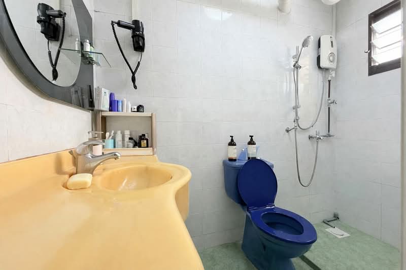 68 Redhill Close HDB Flat For Sale at S$ 1,290,000 | PropertyGuru Singapore - Bathroom
