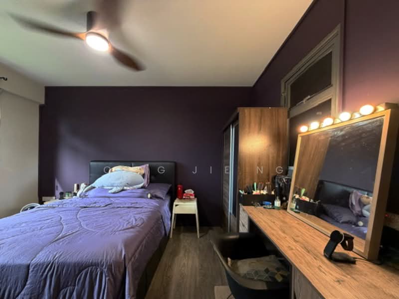 479B Yishun Street 42 HDB Flat For Sale at S$ 580,000 | PropertyGuru Singapore - Bedroom
