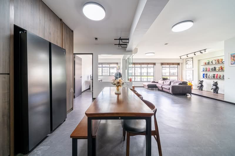 618B Tampines Street 61 HDB Flat For Sale at S$ 990,000 | PropertyGuru Singapore - Living Room