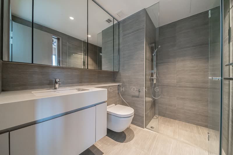 The Garden Residences Condominium For Sale at S$ 899,999 | PropertyGuru Singapore - Bathroom