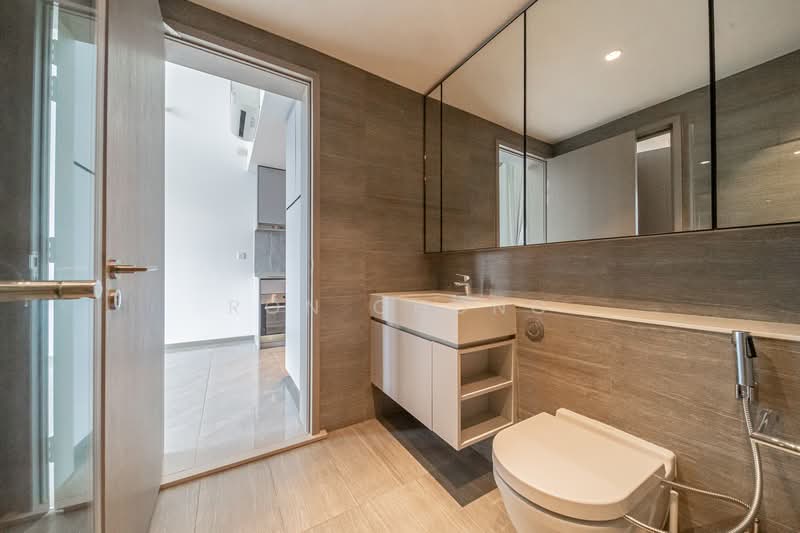 The Garden Residences Condominium For Sale at S$ 899,999 | PropertyGuru Singapore - Bathroom