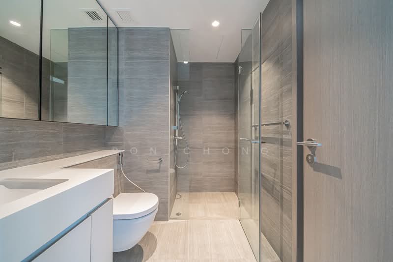 The Garden Residences Condominium For Sale at S$ 899,999 | PropertyGuru Singapore - Bathroom