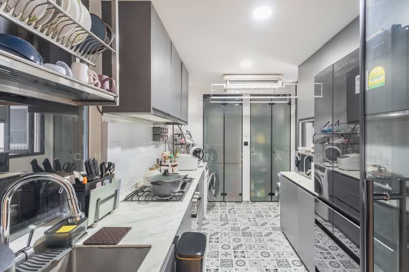 Bellewoods Executive Condominium For Sale at S$ 1,500,000 | PropertyGuru Singapore - Kitchen
