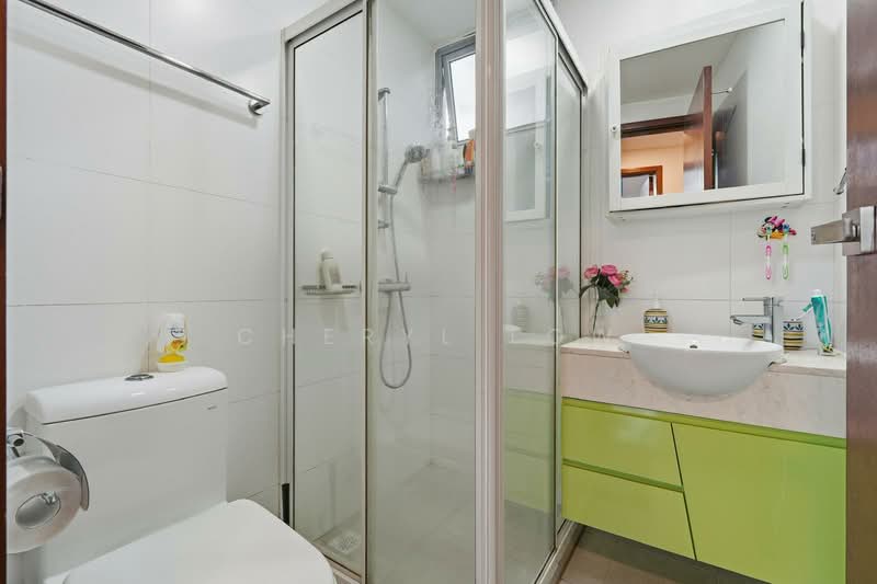 La Casa Condominium For Sale at S$ 1,250,000 | PropertyGuru Singapore - Bathroom
