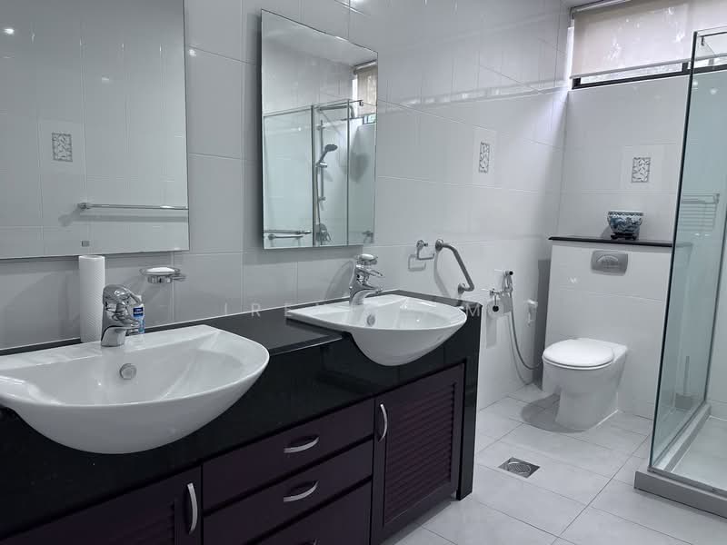 Village Tower, 35 Mount Sinai Rise, 4 Bedrooms, 2,600 sqft, Condominium For Rent, by Irene Lim, 500076933 - Master Bedroom attached Bathroom - PropertyGuru.com.sg