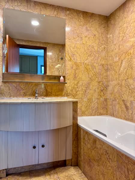 Rafflesia Condo, 31 Bishan Street 21, 3 Bedrooms, 1,217 sqft, Condominium For Rent, by Ng Kang Seng, 500076939 - Bathroom - PropertyGuru.com.sg