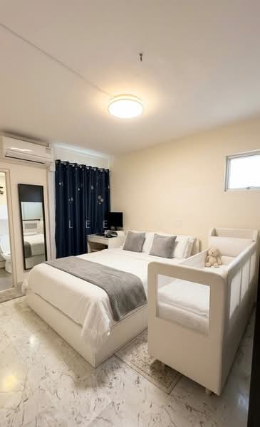 812 Tampines Avenue 4 HDB Flat For Sale at S$ 660,000 | PropertyGuru Singapore - Bedroom