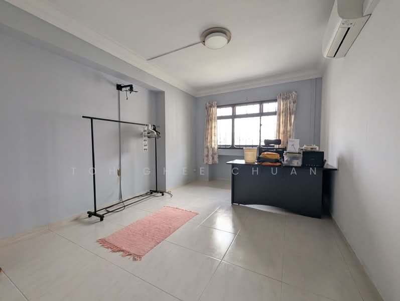 287A Jurong East Street 21, 287A Jurong East Street 21, 4 Bedrooms, 1,550 sqft, HDB Flat For Rent, by Toh Ghee Chuan, 500076942 - Study - PropertyGuru.com.sg