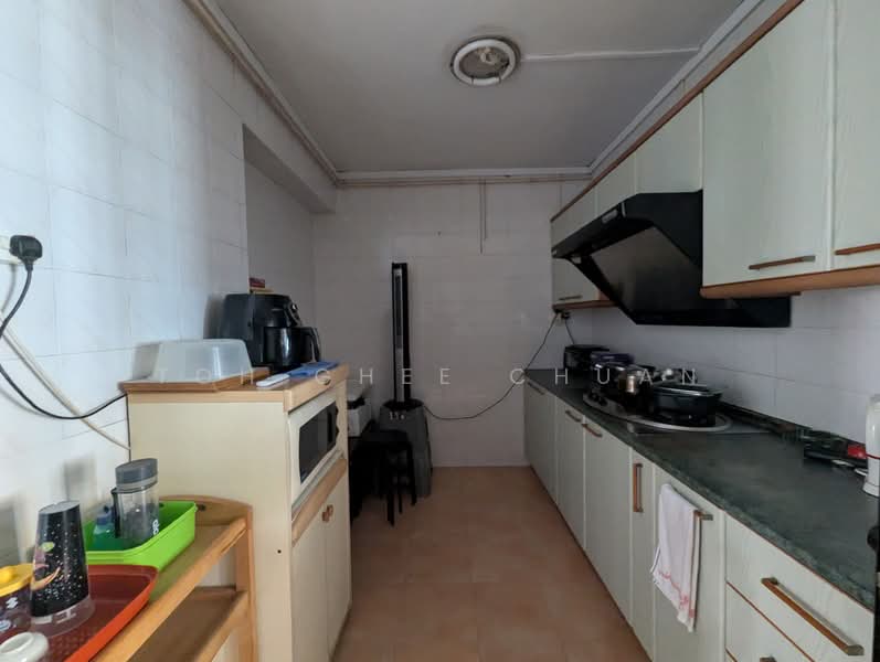 287A Jurong East Street 21, 287A Jurong East Street 21, 4 Bedrooms, 1,550 sqft, HDB Flat For Rent, by Toh Ghee Chuan, 500076942 - Kitchen - PropertyGuru.com.sg