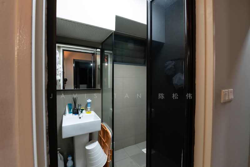 310C Punggol Walk, 310C Punggol Walk, 3 Bedrooms, 1,205 sqft, HDB Flat For Sale, by Javis Tan 陈松伟, 500076946 - Bathroom - PropertyGuru.com.sg
