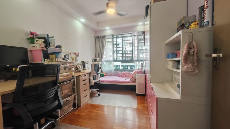 272C Punggol Walk HDB Flat For Sale at S$ 779,999 | PropertyGuru Singapore - Bedroom