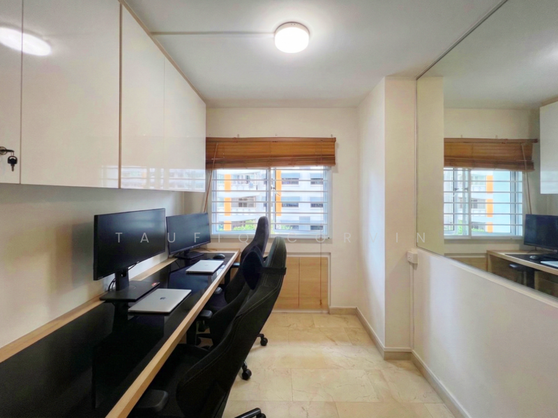 288D Jurong East Street 21 HDB Flat For Sale at S$ 888,000 | PropertyGuru Singapore - Study