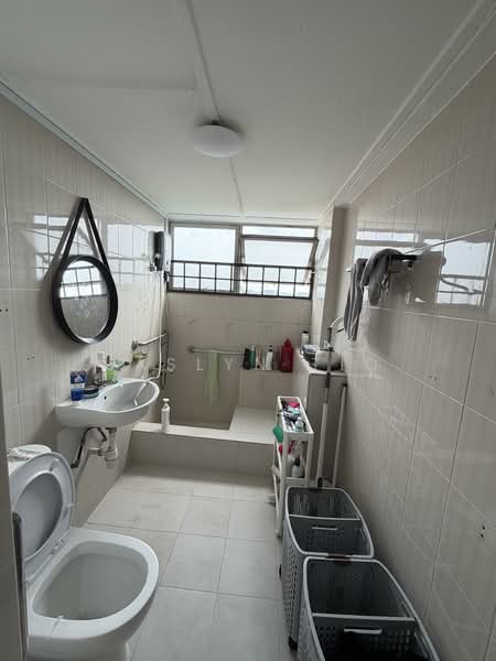 Lakeview Estate, 97B Upper Thomson Road, 4 Bedrooms, 1,645 sqft, Apartment For Rent, by Jaslyn Tio, 500076998 - PropertyGuru.com.sg