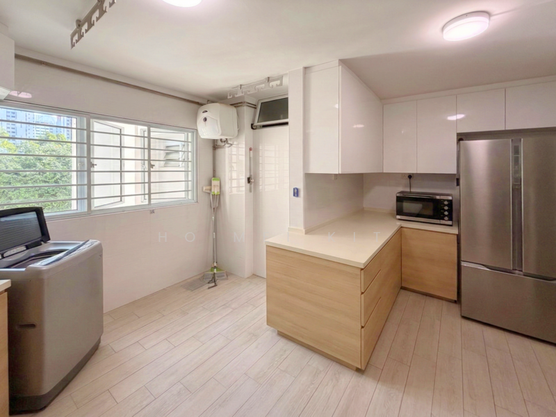 288D Jurong East Street 21 HDB Flat For Sale at S$ 888,000 | PropertyGuru Singapore - Kitchen