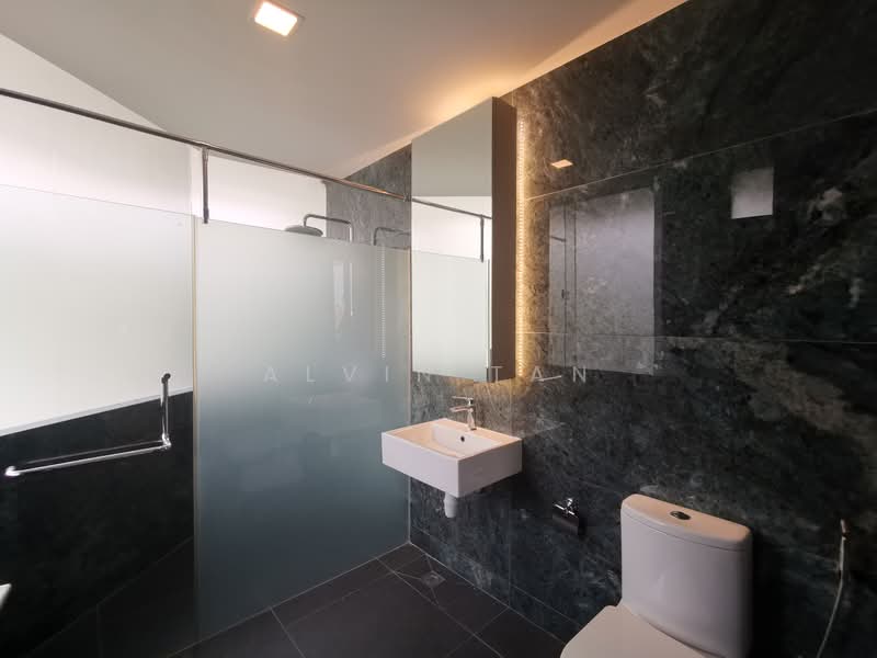 SIGLAP ROAD, , 7 Bedrooms, 9,152 sqft, Bungalow House For Rent, by Alvin Tan, 500077003 - Bathroom - PropertyGuru.com.sg