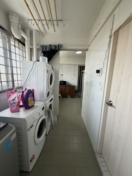 Lakeview Estate Apartment For Sale at S$ 1,880,000 | PropertyGuru Singapore - Interior