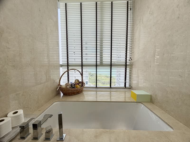 The Meyerise Condominium For Sale at S$ 3,800,000 | PropertyGuru Singapore - Master Bathroom also w seaview 
