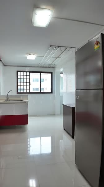 136 Yishun Ring Road HDB Flat For Sale at S$ 420,000 | PropertyGuru Singapore - Kitchen