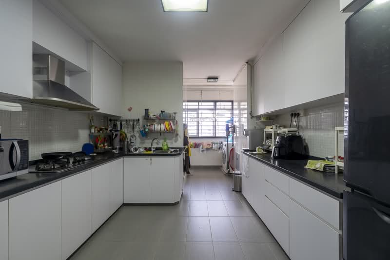 423 Choa Chu Kang Avenue 4 HDB Flat For Sale at S$ 630,000 | PropertyGuru Singapore - Kitchen
