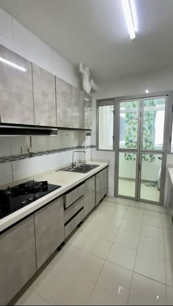 90A Telok Blangah Street 31 HDB Flat For Sale at S$ 900,000 | PropertyGuru Singapore - Kitchen