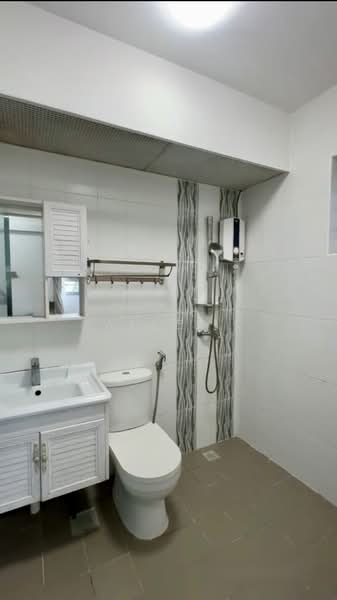 90A Telok Blangah Street 31 HDB Flat For Sale at S$ 900,000 | PropertyGuru Singapore - Bathroom