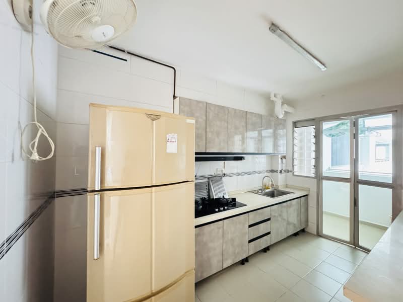 90A Telok Blangah Street 31, 90A Telok Blangah Street 31, 3 Bedrooms, 1,001 sqft, HDB Flat For Sale, by Lin Sallee 林玥廷, 500077059 - Kitchen - PropertyGuru.com.sg