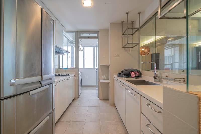 Hillview Regency Condominium For Sale at S$ 1,450,000 | PropertyGuru Singapore - Kitchen