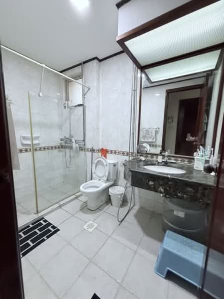 Costa Rhu Condominium For Sale at S$ 3,400,000 | PropertyGuru Singapore - Bathroom