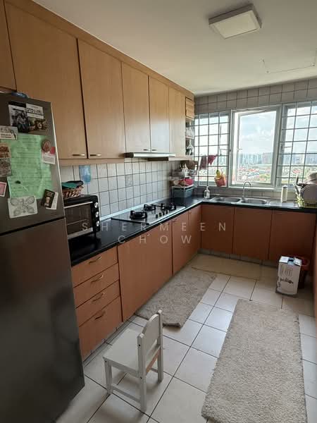 The Makena, 121 Meyer Road, 3 Bedrooms, 1,518 sqft, Condominium For Rent, by Shermeen Chow, 500077087 - Kitchen - PropertyGuru.com.sg