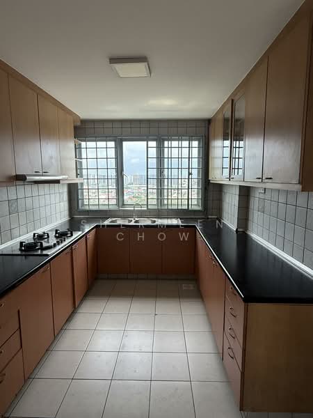 The Makena, 121 Meyer Road, 3 Bedrooms, 1,518 sqft, Condominium For Rent, by Shermeen Chow, 500077087 - Kitchen - PropertyGuru.com.sg