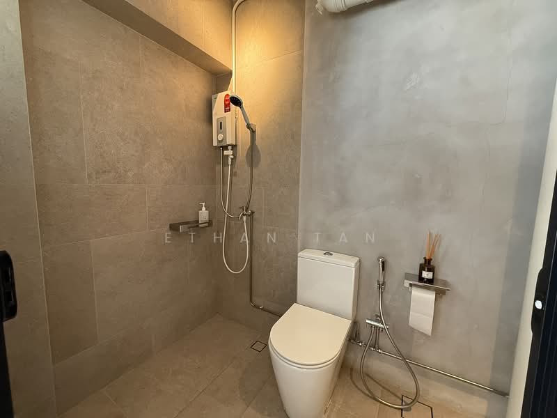 167 Petir Road HDB Flat For Sale at S$ 720,000 | PropertyGuru Singapore - Bathroom