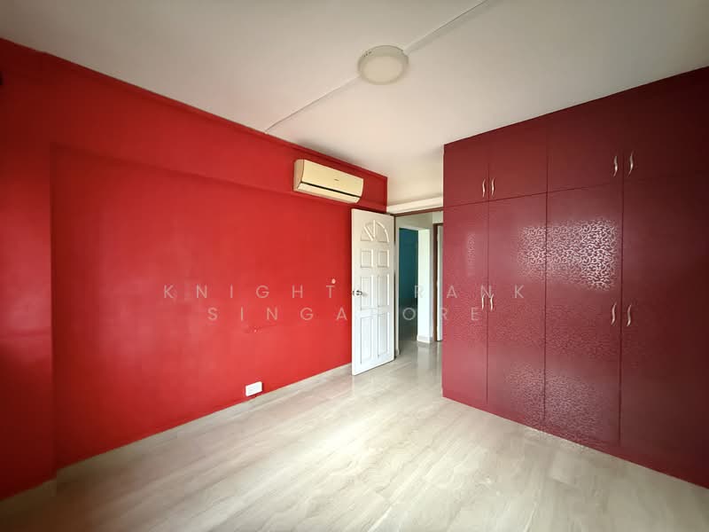 412 Jurong West Street 42 HDB Flat For Sale at S$ 470,000 | PropertyGuru Singapore - Bedroom