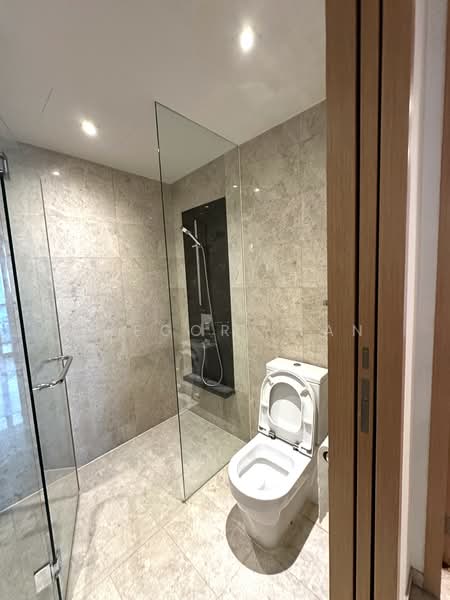 Marina Bay Suites Apartment For Sale at S$ 4,500,000 | PropertyGuru Singapore - Bathroom