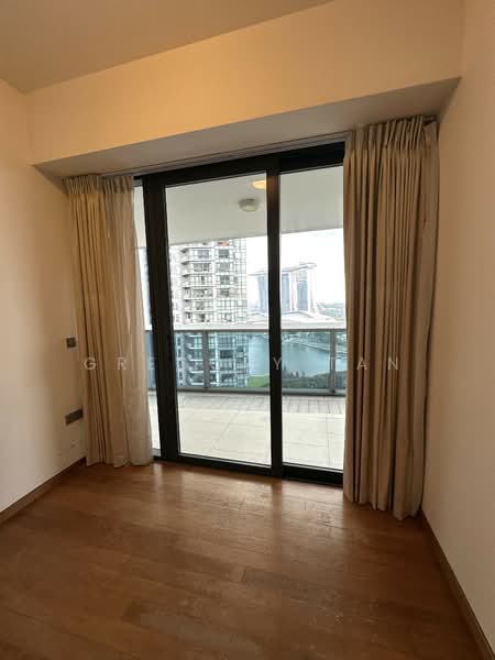 Marina Bay Suites Apartment For Sale at S$ 4,500,000 | PropertyGuru Singapore - Balcony