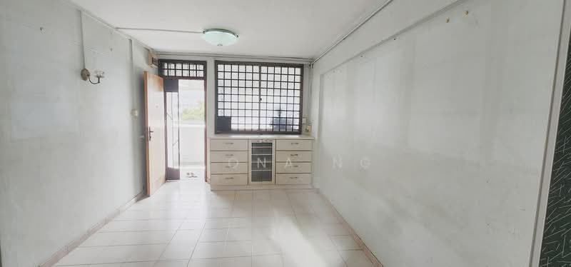 501 Bukit Batok Street 52 HDB Flat For Sale at S$ 420,000 | PropertyGuru Singapore - Entrance