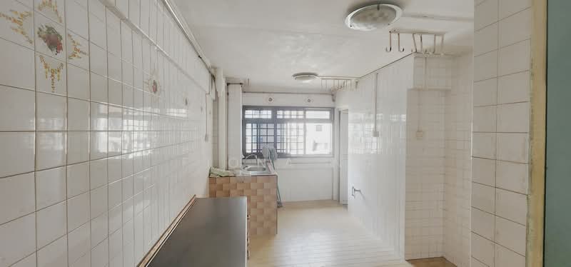 501 Bukit Batok Street 52 HDB Flat For Sale at S$ 420,000 | PropertyGuru Singapore - Kitchen