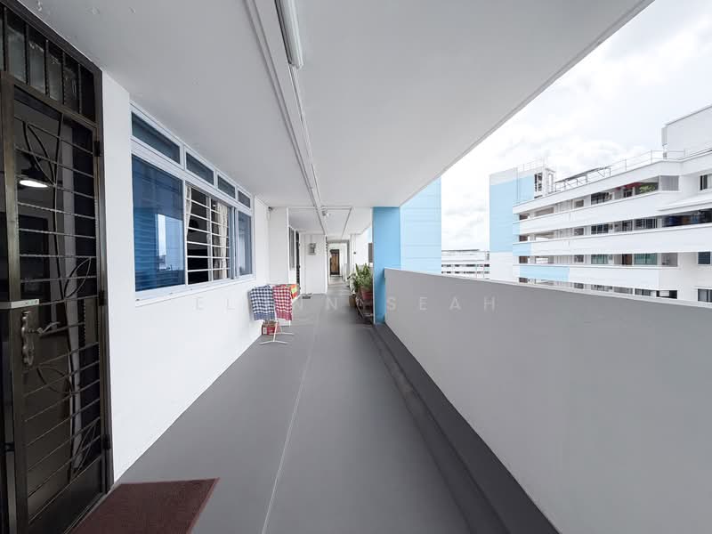 239 Serangoon Avenue 2 HDB Flat For Sale at S$ 720,000 | PropertyGuru Singapore - Exterior