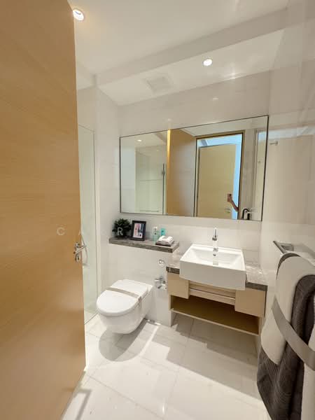Cliveden at Grange Condominium For Sale at S$ 7,535,000 | PropertyGuru Singapore - Bathroom