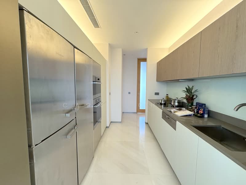Cliveden at Grange Condominium For Sale at S$ 7,535,000 | PropertyGuru Singapore - Kitchen